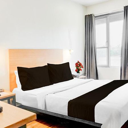 Super Townhouse Mg Road Pune Ngoại thất bức ảnh