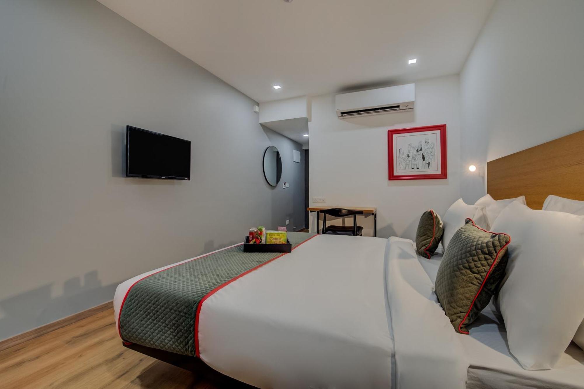 Super Townhouse Mg Road Pune Ngoại thất bức ảnh