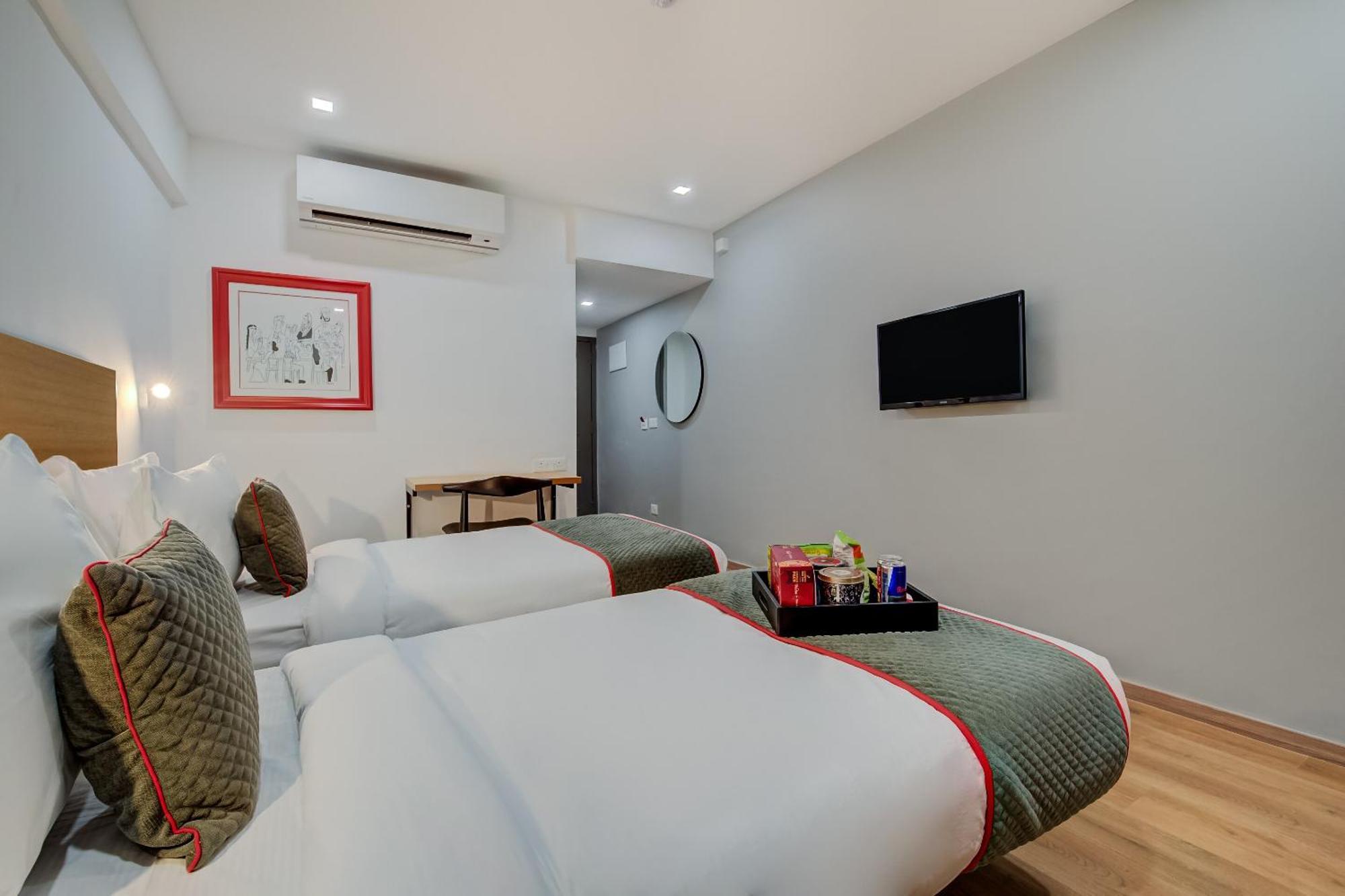 Super Townhouse Mg Road Pune Ngoại thất bức ảnh