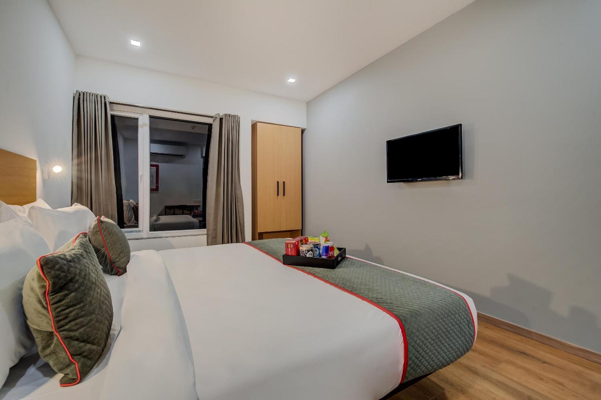 Super Townhouse Mg Road Pune Ngoại thất bức ảnh