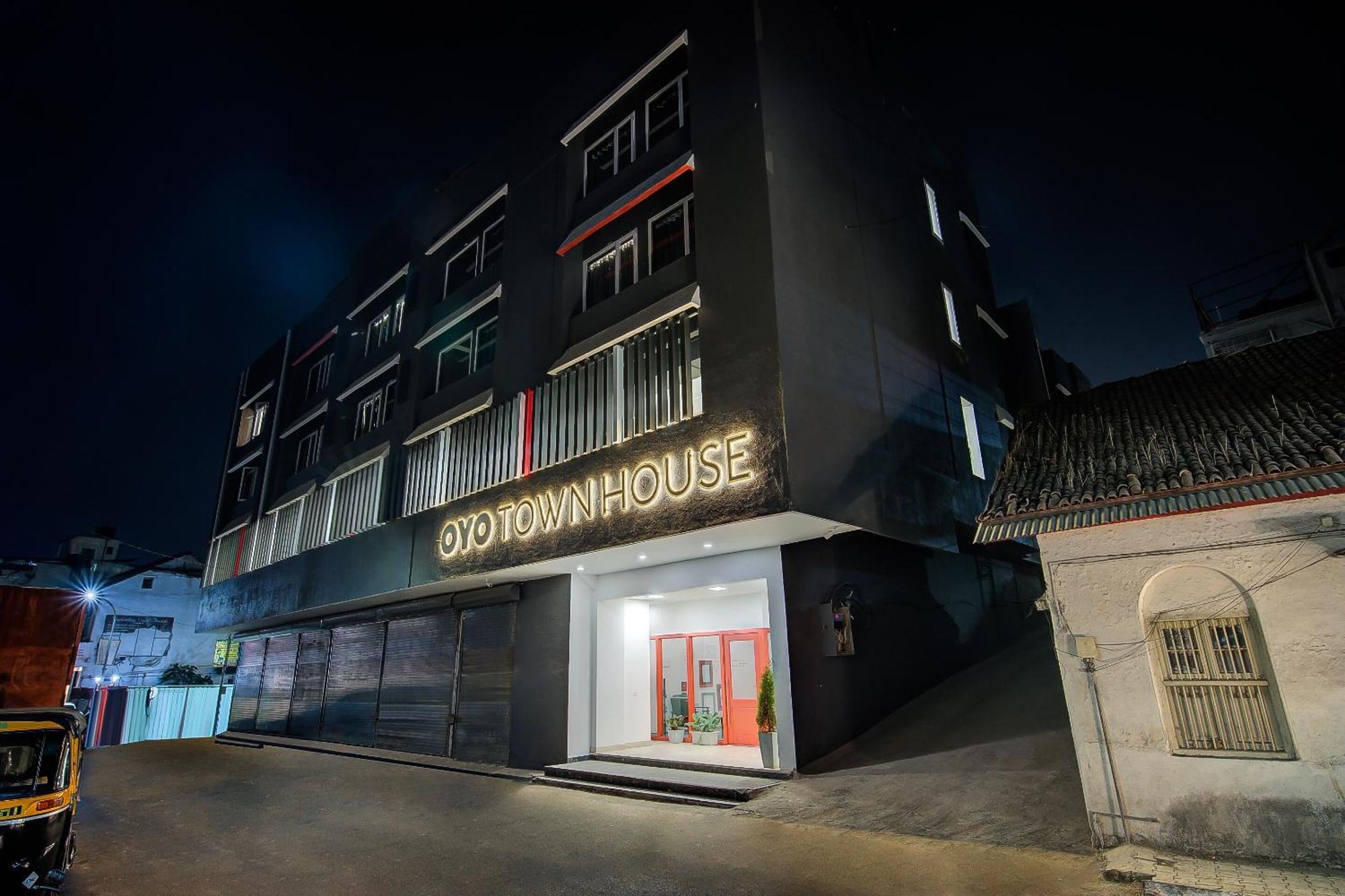 Super Townhouse Mg Road Pune Ngoại thất bức ảnh