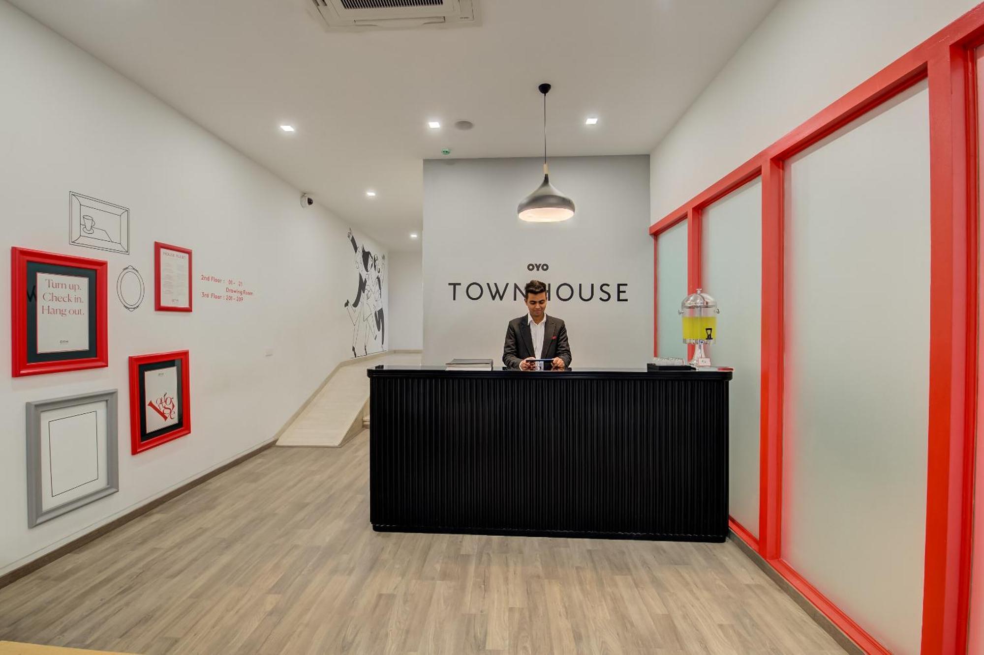 Super Townhouse Mg Road Pune Ngoại thất bức ảnh