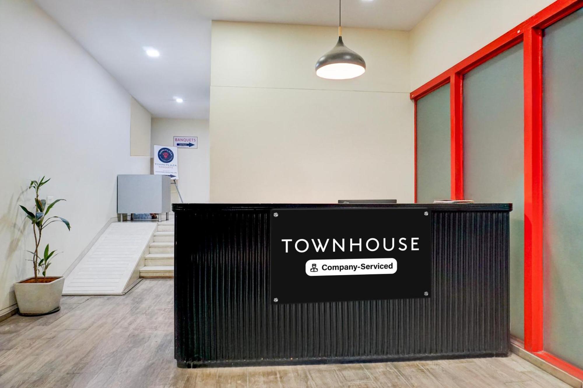 Super Townhouse Mg Road Pune Ngoại thất bức ảnh