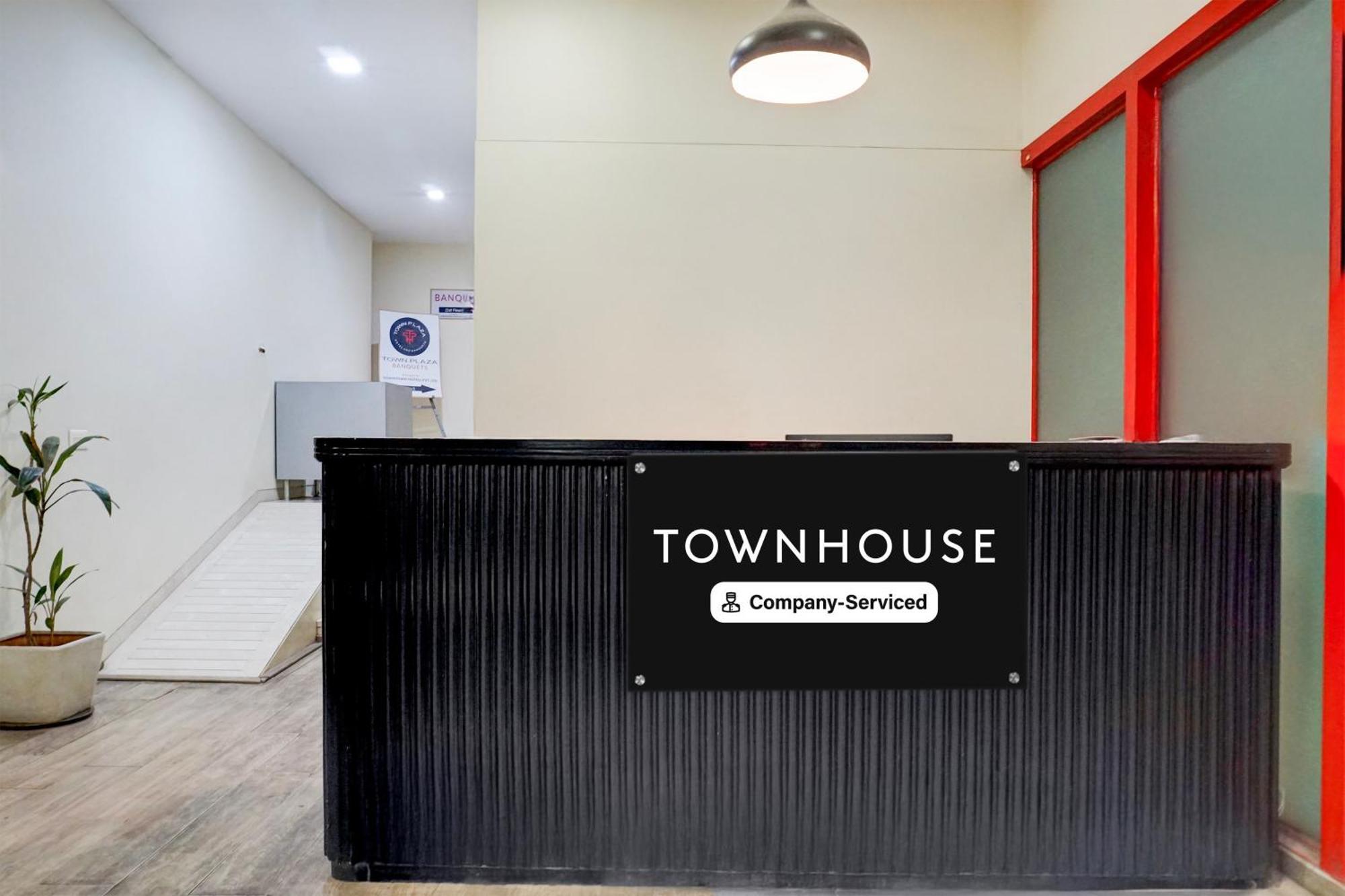 Super Townhouse Mg Road Pune Ngoại thất bức ảnh