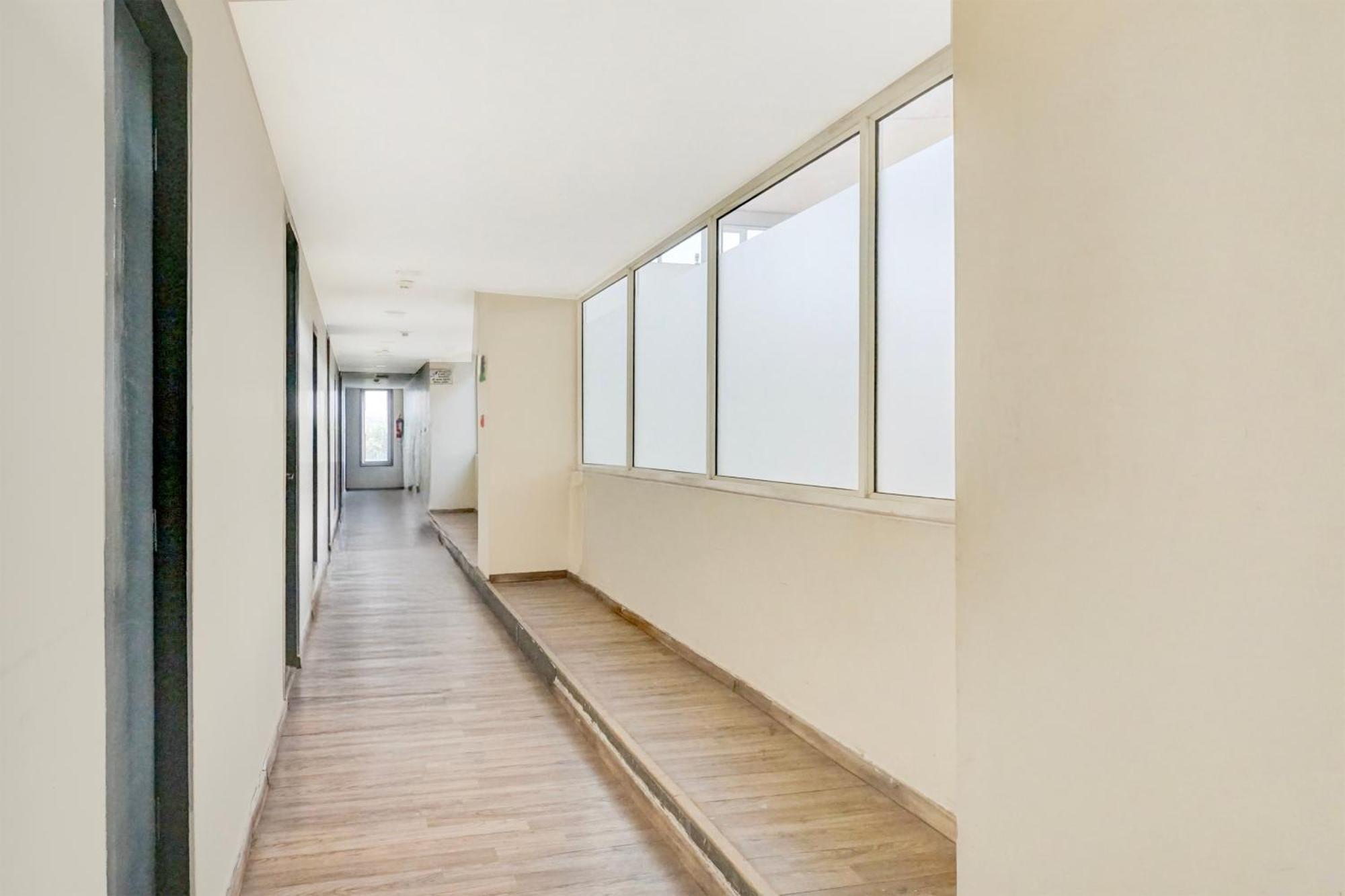 Super Townhouse Mg Road Pune Ngoại thất bức ảnh
