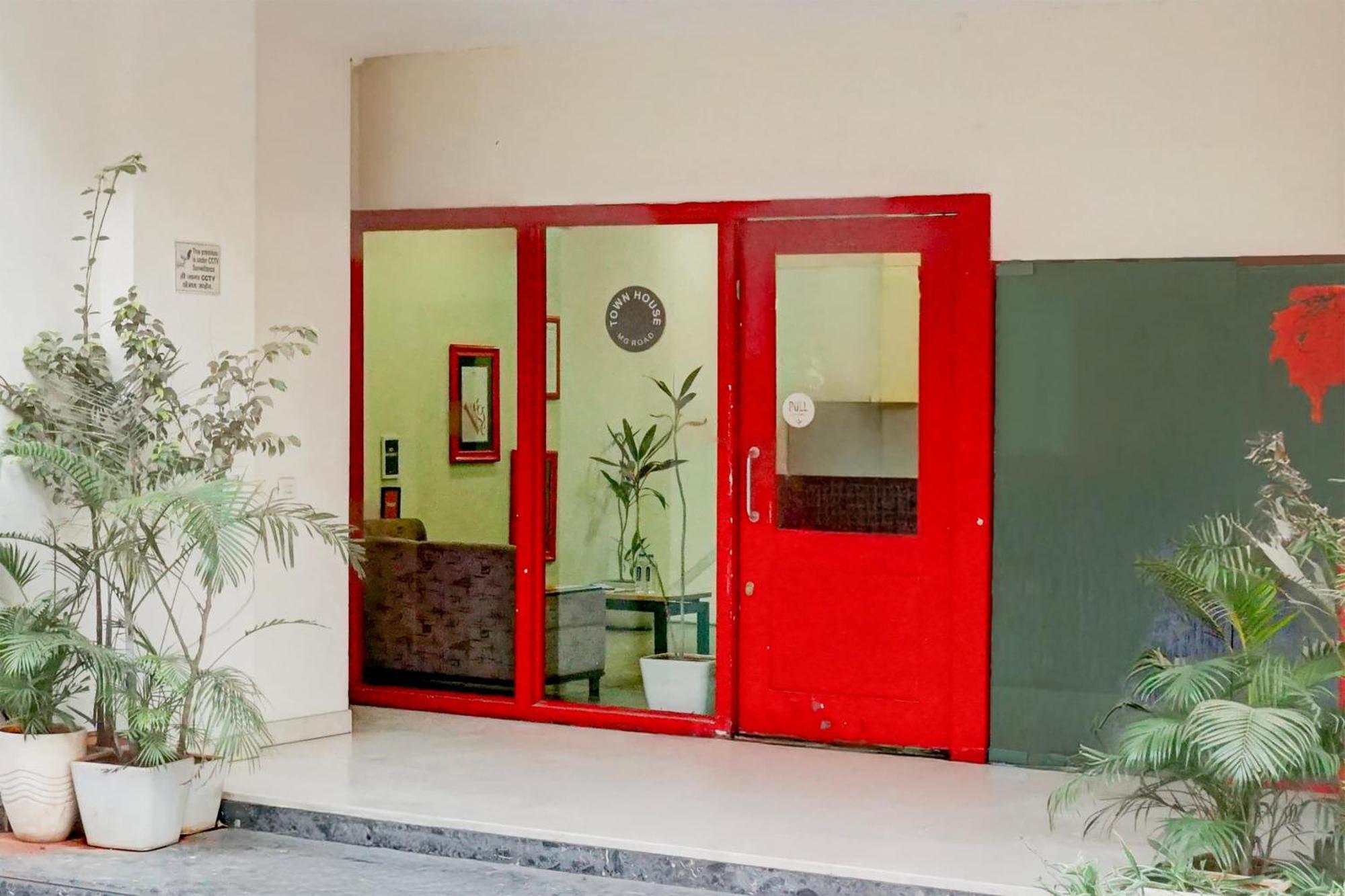 Super Townhouse Mg Road Pune Ngoại thất bức ảnh