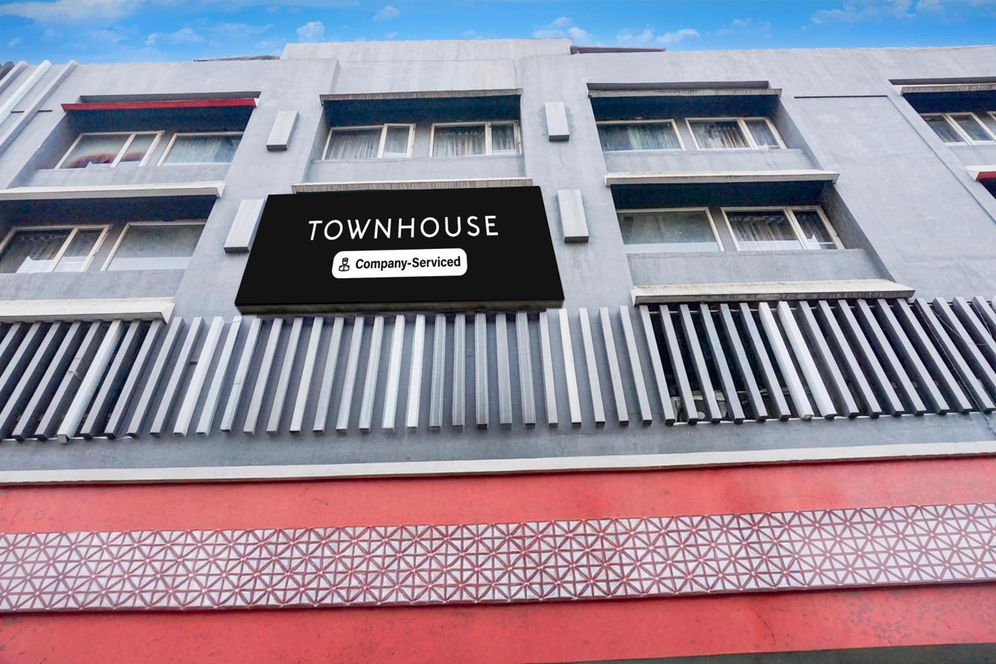 Super Townhouse Mg Road Pune Ngoại thất bức ảnh
