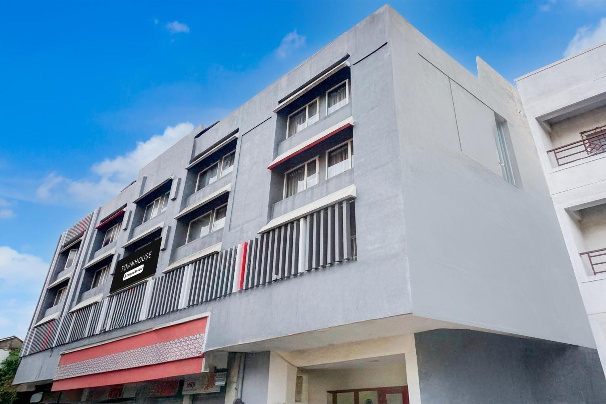 Super Townhouse Mg Road Pune Ngoại thất bức ảnh