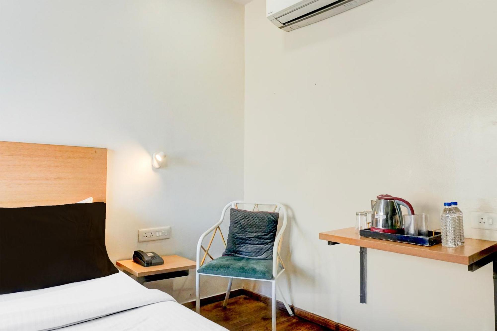 Super Townhouse Mg Road Pune Ngoại thất bức ảnh