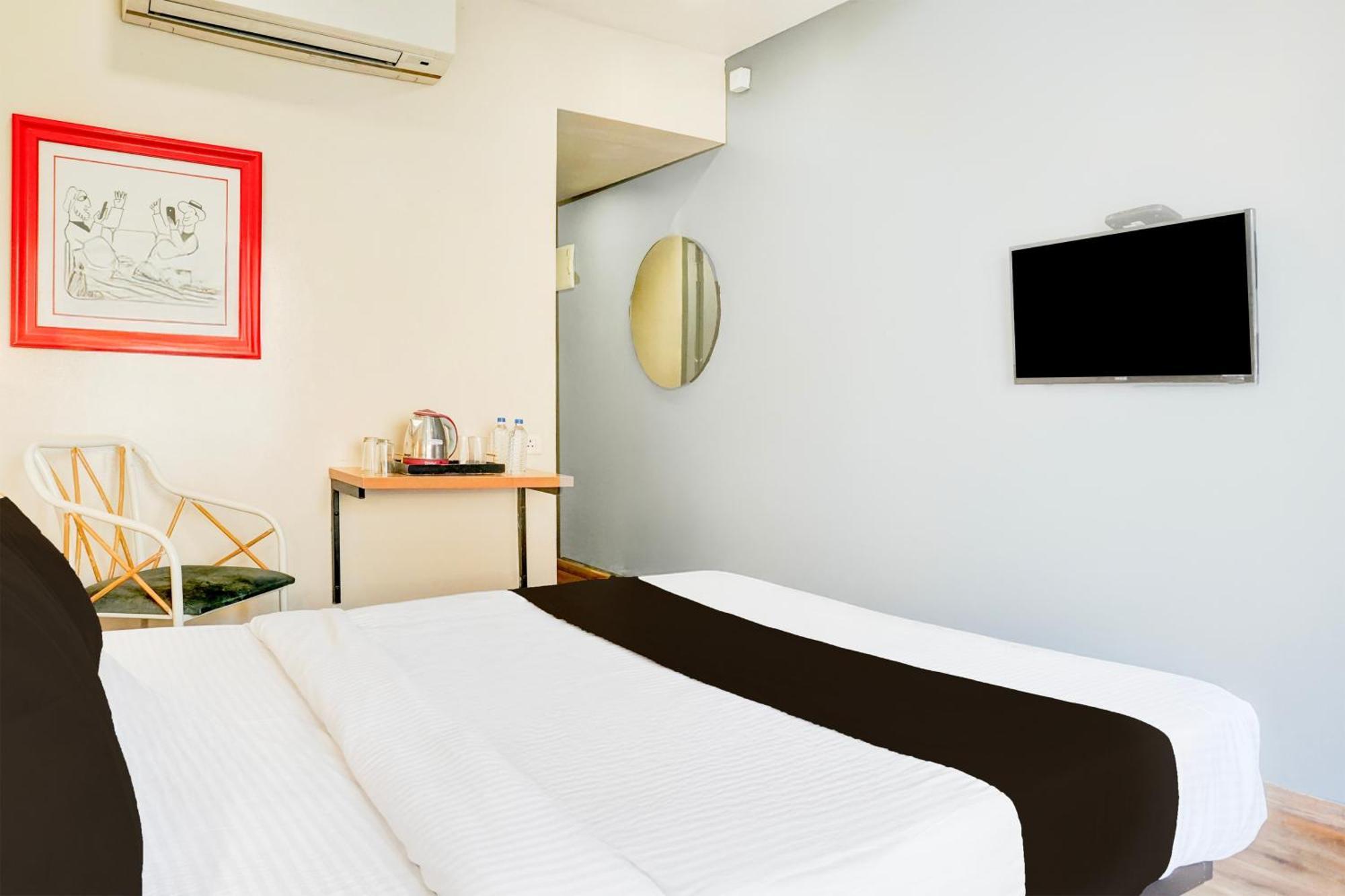 Super Townhouse Mg Road Pune Ngoại thất bức ảnh
