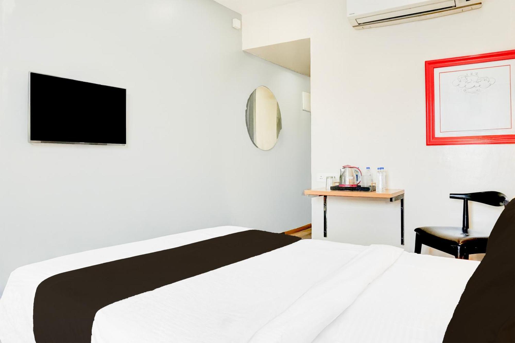 Super Townhouse Mg Road Pune Ngoại thất bức ảnh