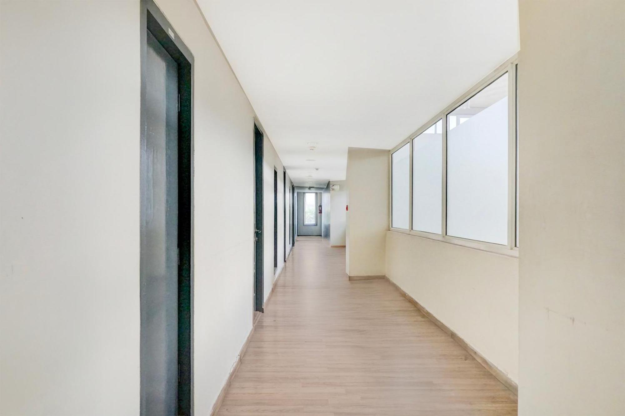 Super Townhouse Mg Road Pune Ngoại thất bức ảnh