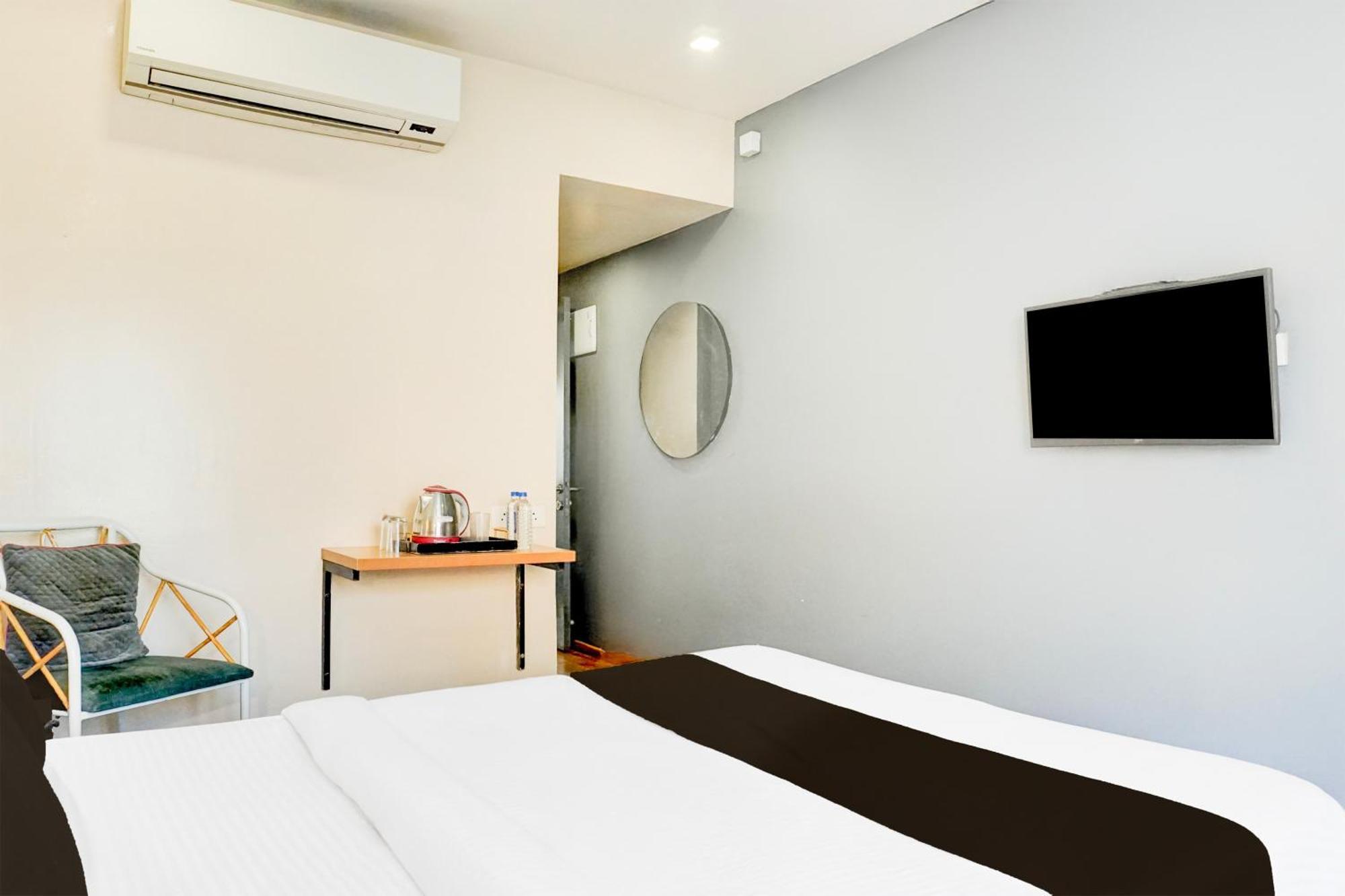 Super Townhouse Mg Road Pune Ngoại thất bức ảnh