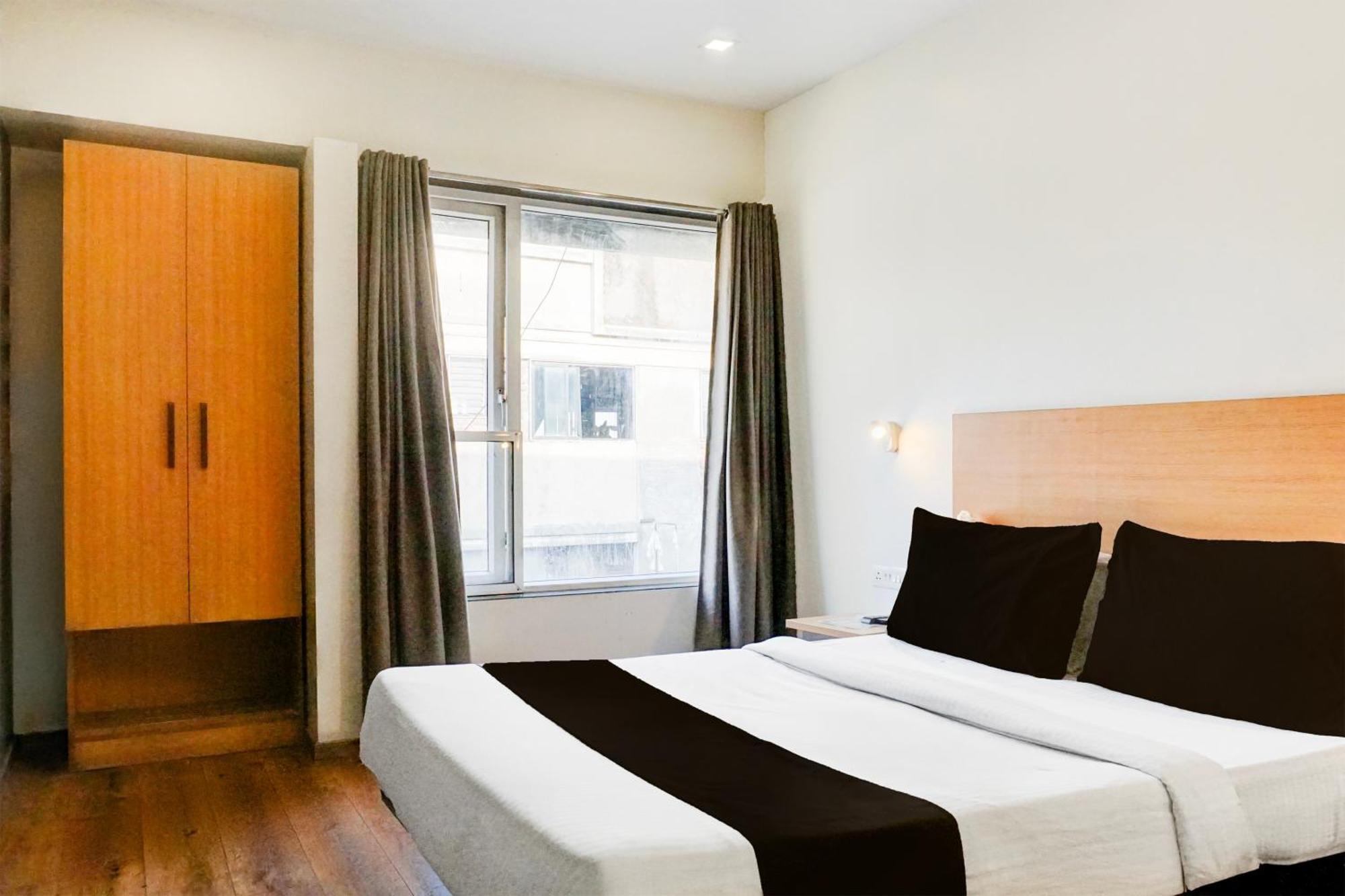 Super Townhouse Mg Road Pune Ngoại thất bức ảnh
