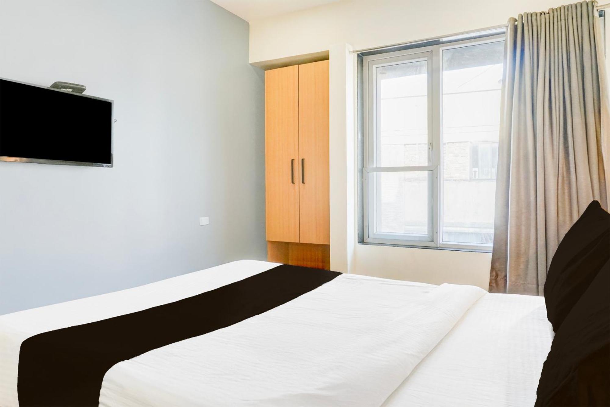 Super Townhouse Mg Road Pune Ngoại thất bức ảnh