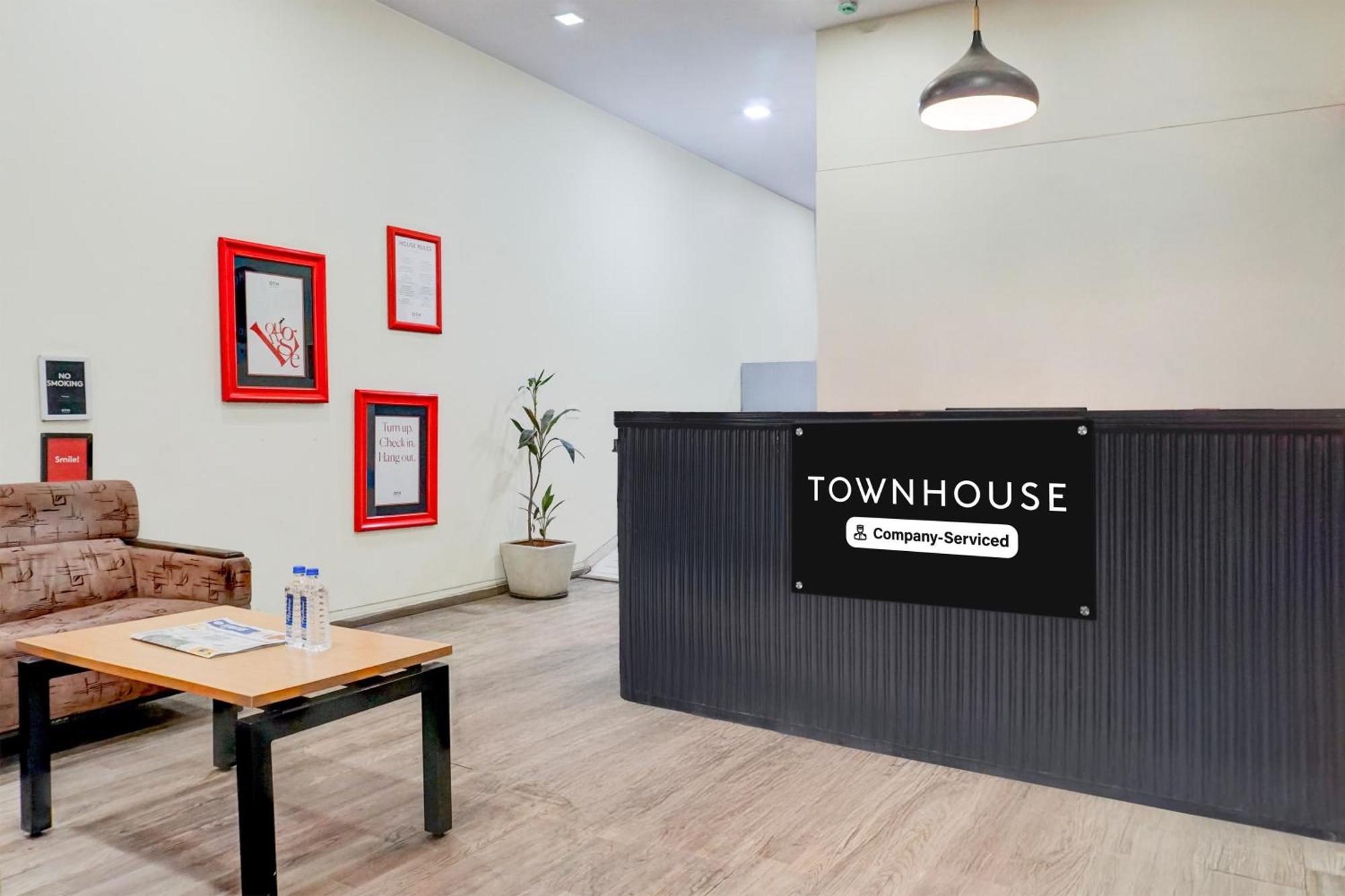Super Townhouse Mg Road Pune Ngoại thất bức ảnh