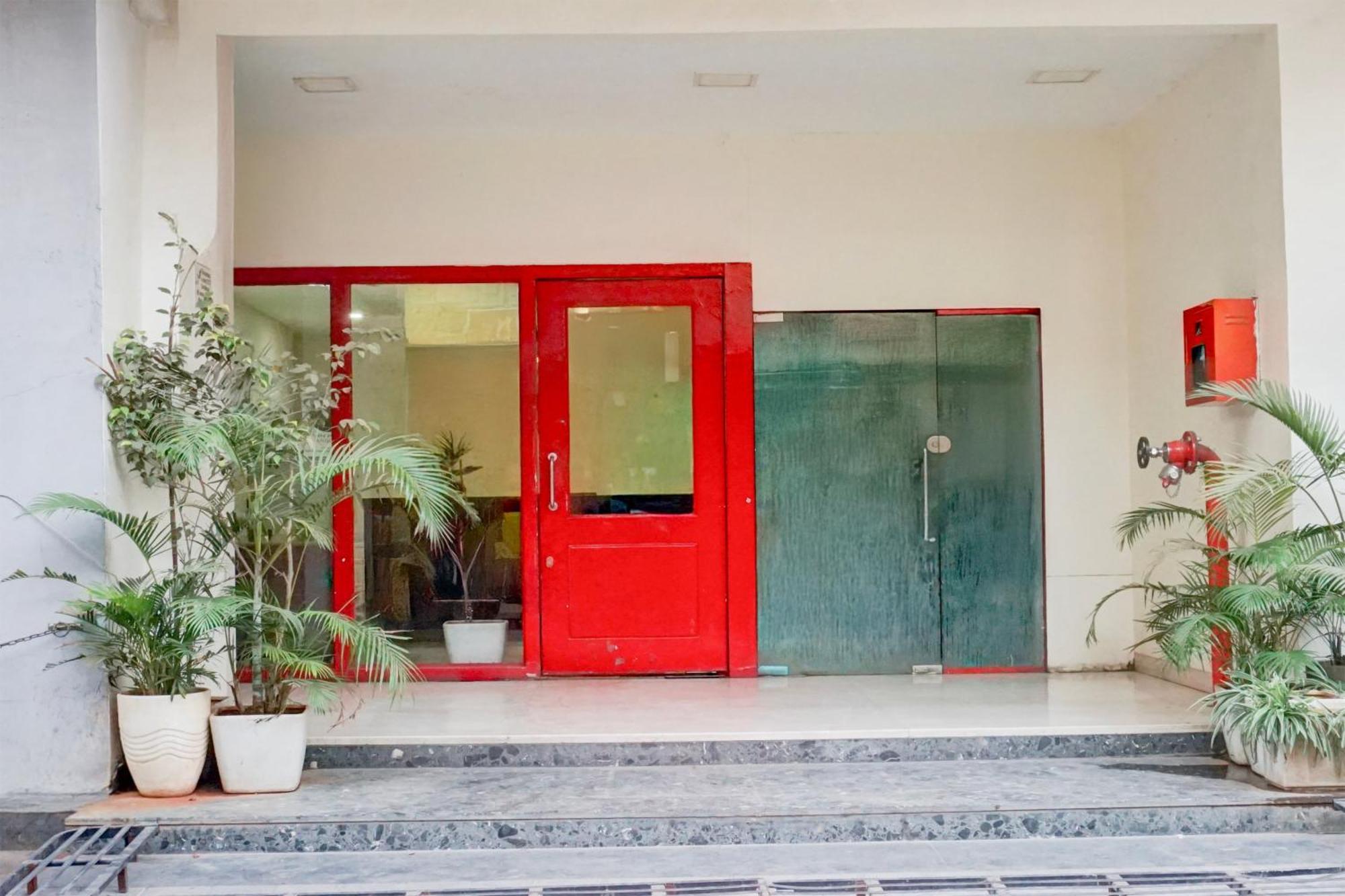 Super Townhouse Mg Road Pune Ngoại thất bức ảnh